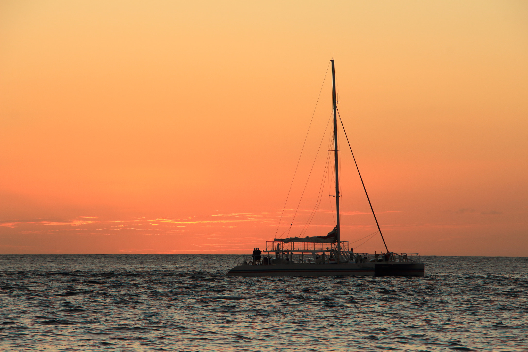 Canon EOS 700D (EOS Rebel T5i / EOS Kiss X7i) sample photo. Smooth sailing in the caribbean at sunset twilight photography