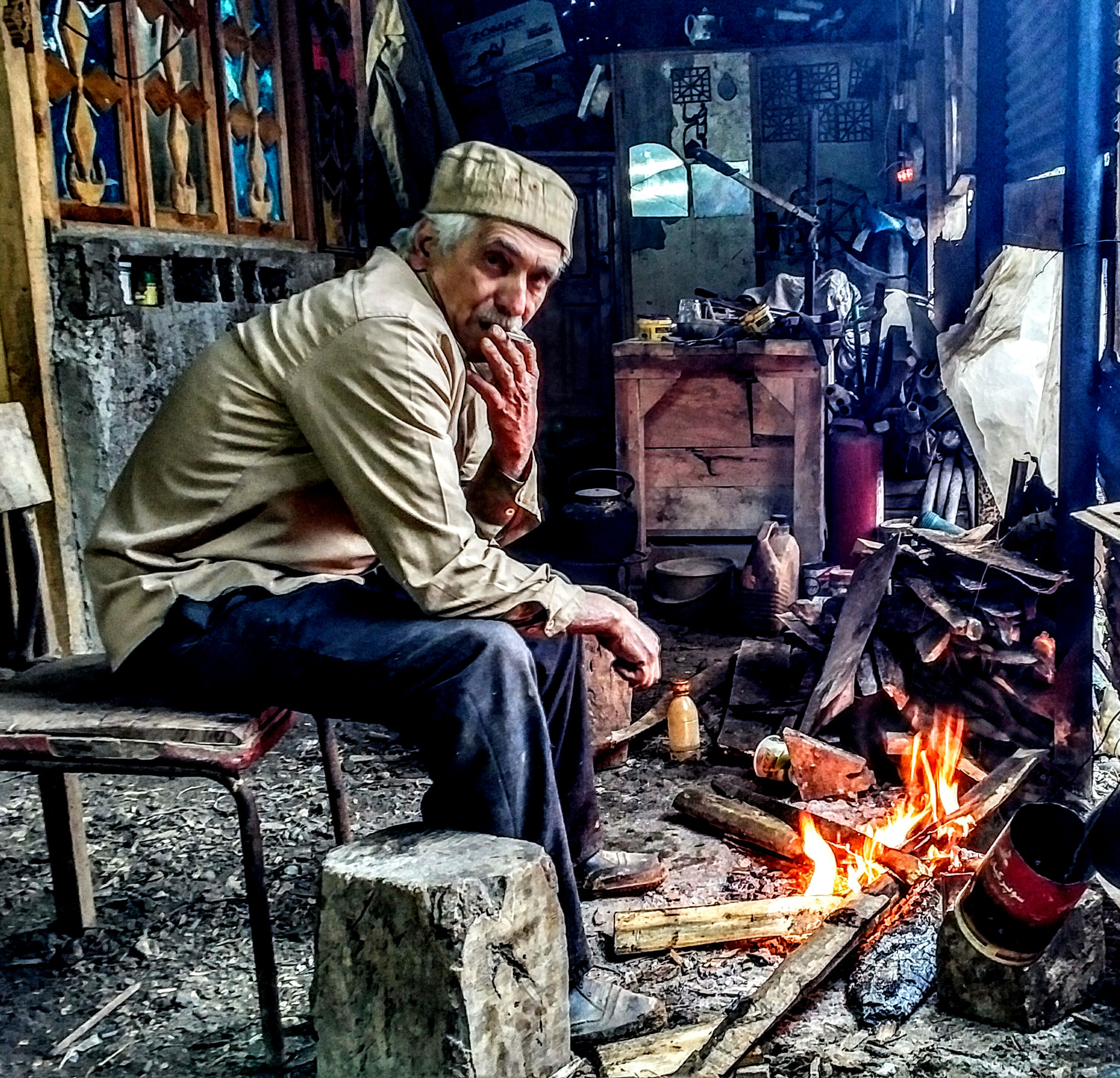 QCOM-AA QCAM-AA sample photo. Woodcutter... photography
