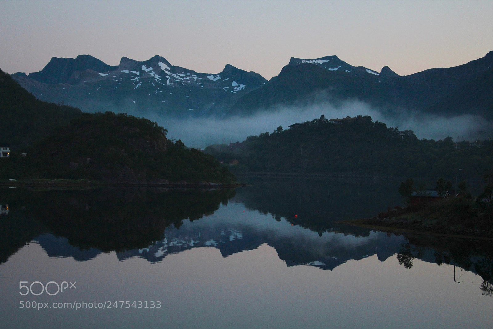 Canon EOS 1300D (EOS Rebel T6 / EOS Kiss X80) sample photo. Reflections on the lofoten photography