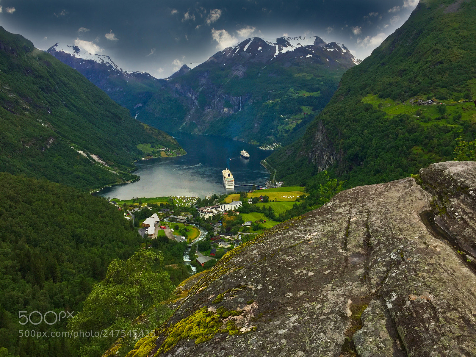 Apple iPhone 6 sample photo. A view on geiranger photography