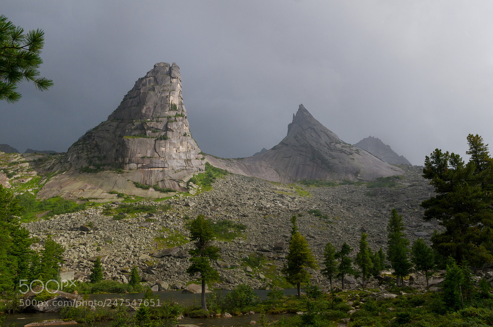 Sony Alpha DSLR-A580 sample photo. Cliff of parabola. ergaki. photography