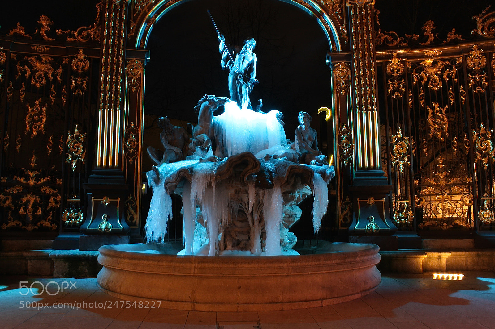 Canon EOS 500D (EOS Rebel T1i / EOS Kiss X3) sample photo. Fontaine gelée! photography