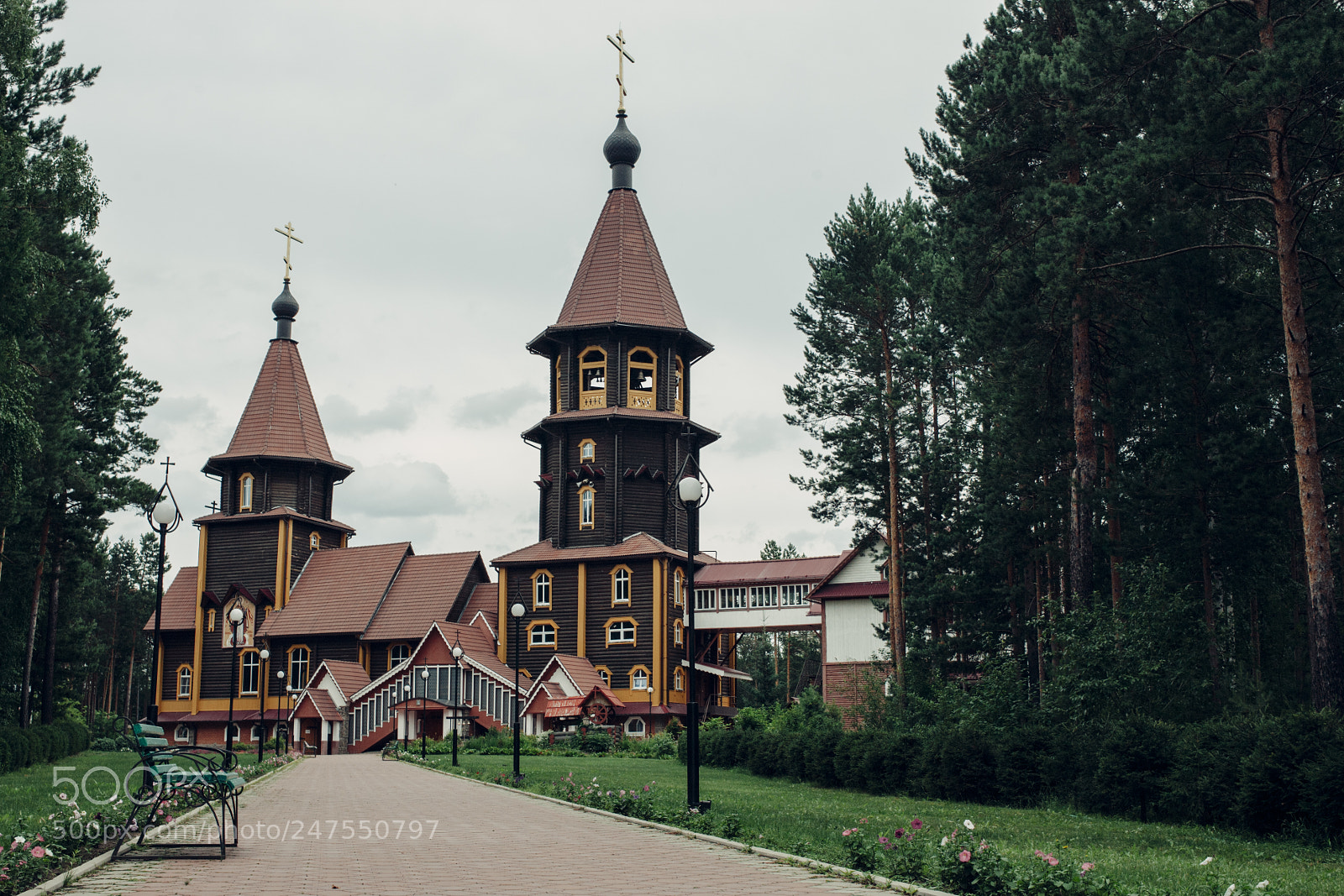 Canon EOS-1D Mark III sample photo. Church in sayansk. photography