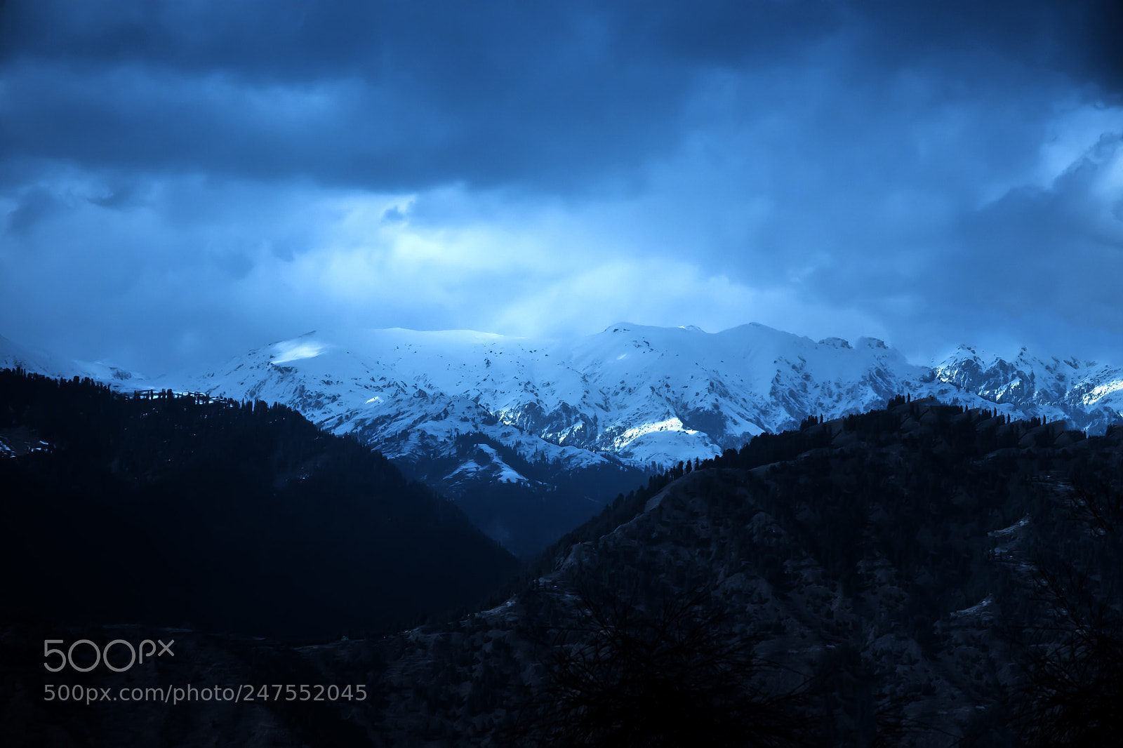 Nikon D7200 sample photo. Moving blue photography