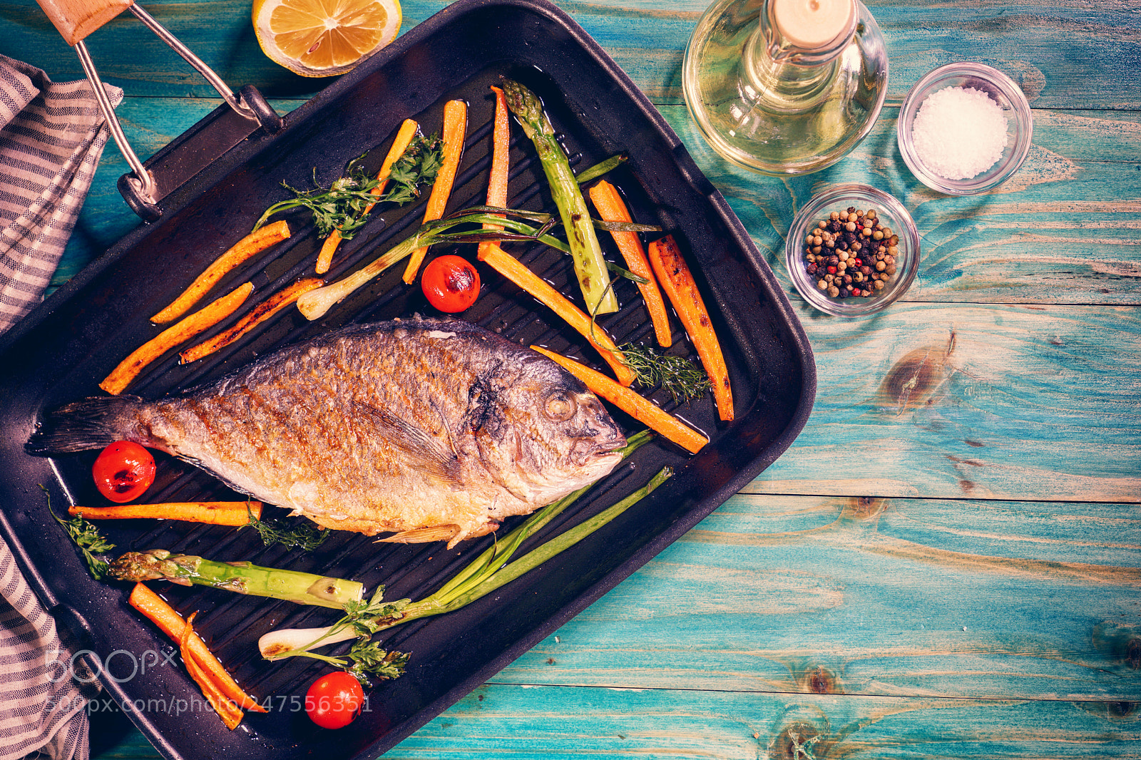 Sony a6300 sample photo. Freshly baked sea bream photography