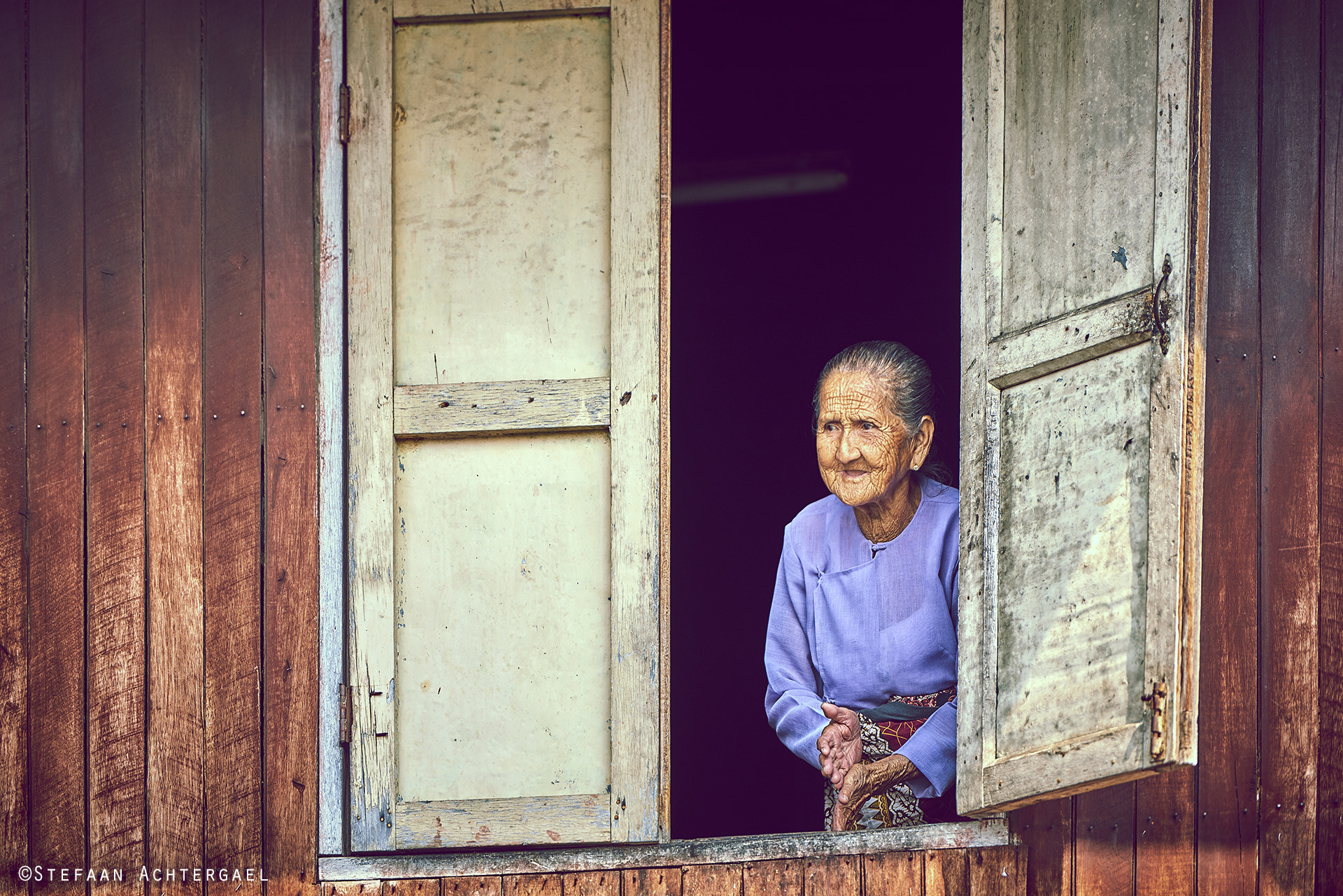 Nikon D810 sample photo. Old lady in window photography