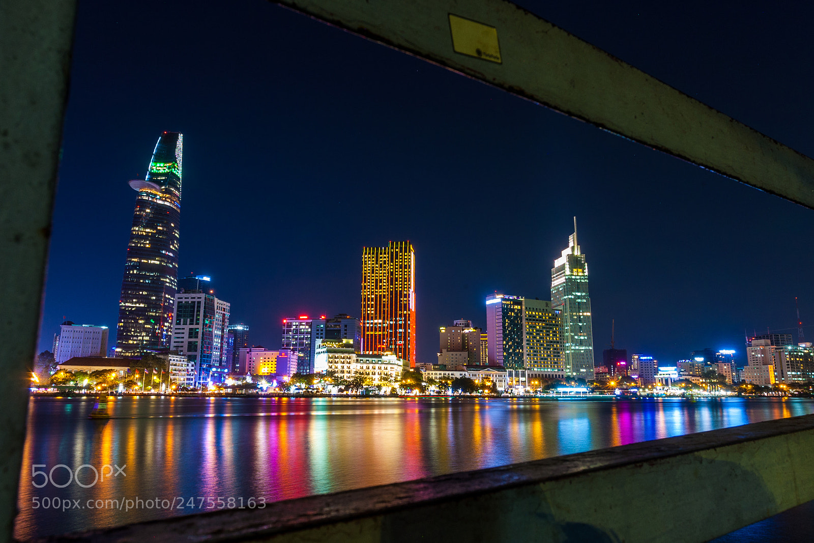 Canon EOS-1D Mark III sample photo. Nightlights of saigon photography