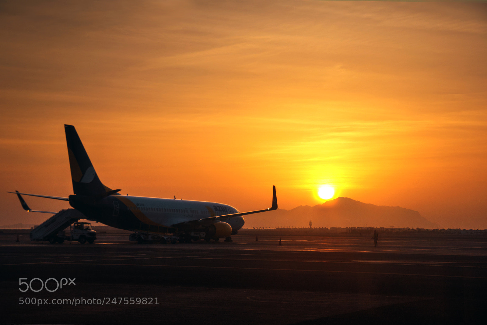 Nikon D90 sample photo. Airplane at dawn photography