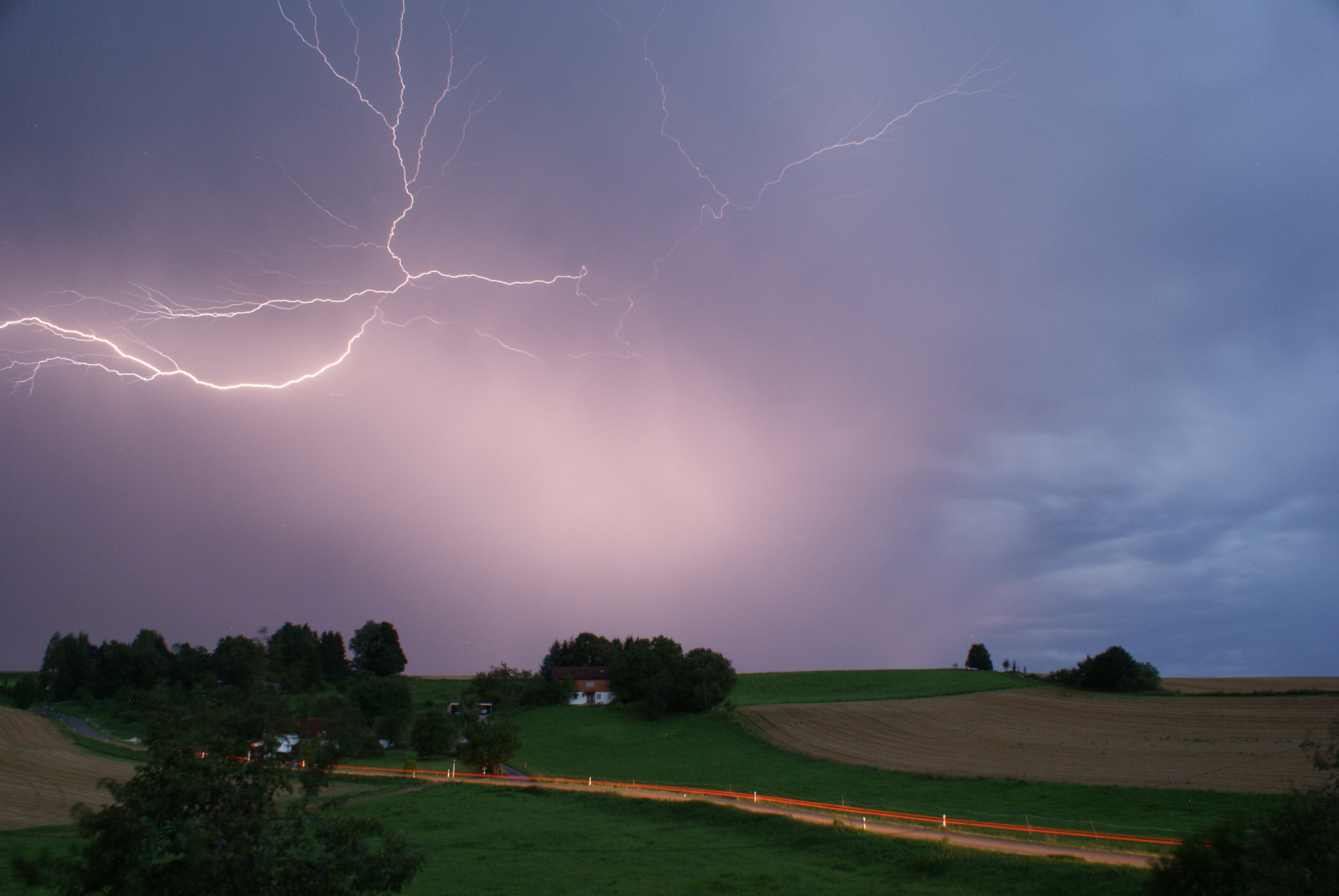 Sony Alpha DSLR-A300 sample photo. Thunderstorm photography