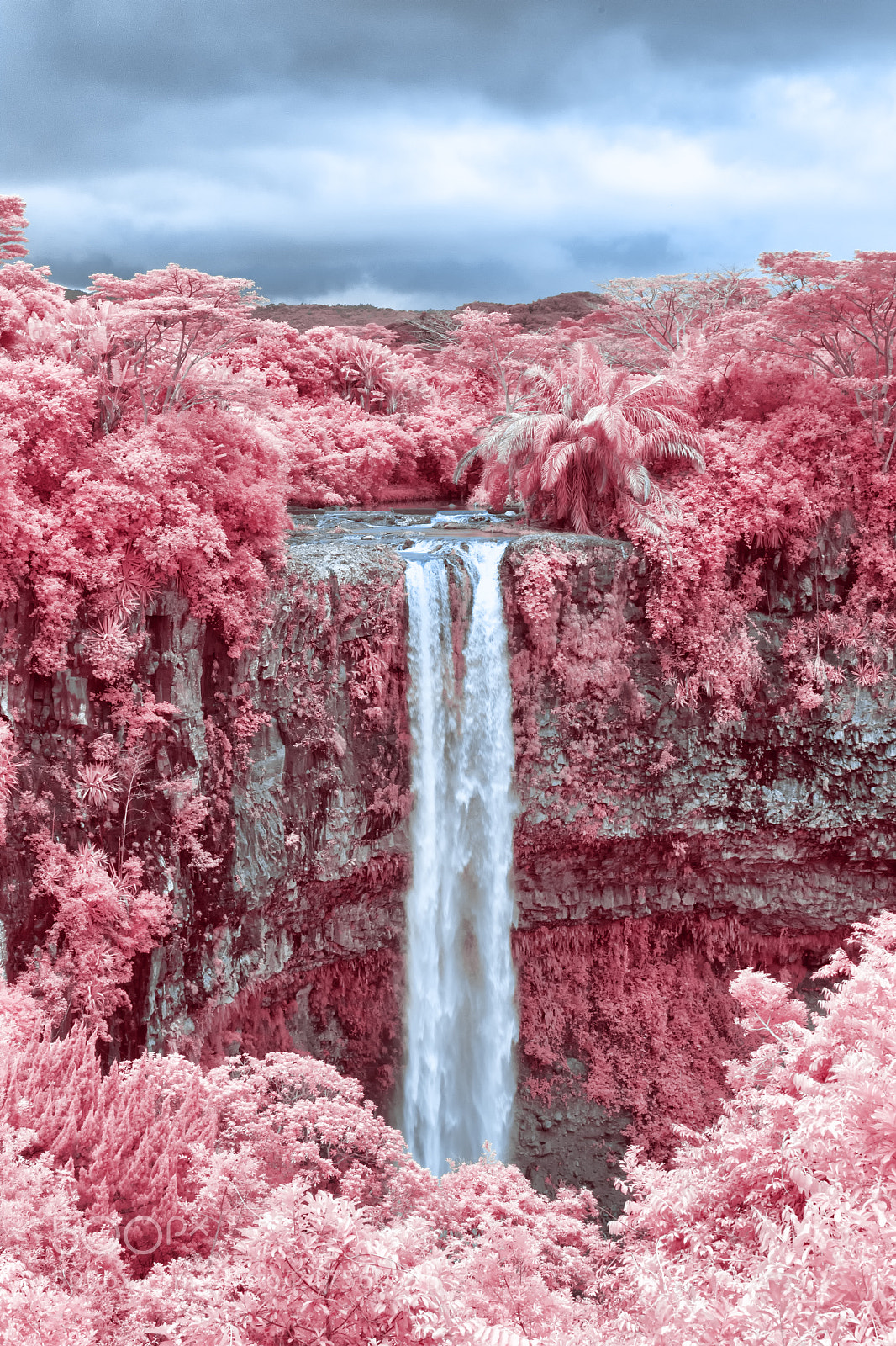 Canon EOS 600D (Rebel EOS T3i / EOS Kiss X5) sample photo. Chamarel waterfall photography