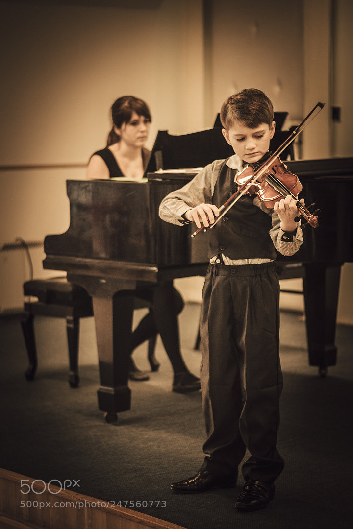 Canon EOS 7D Mark II sample photo. First concert photography