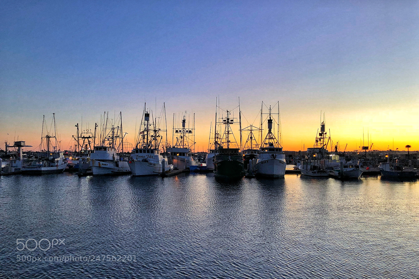 Apple iPhone X sample photo. A ship in port photography