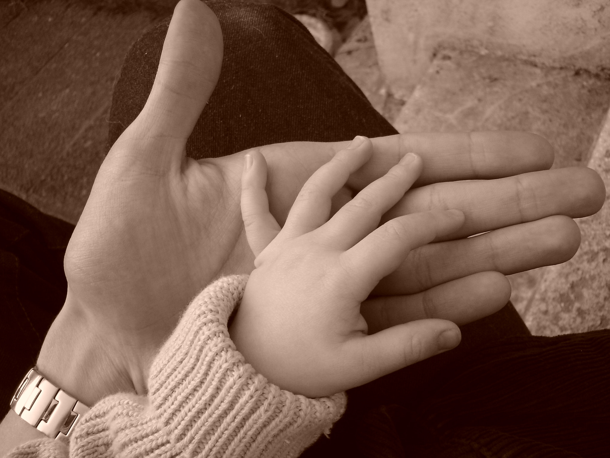 Sony DSC-L1 sample photo. Give me your hand baby photography