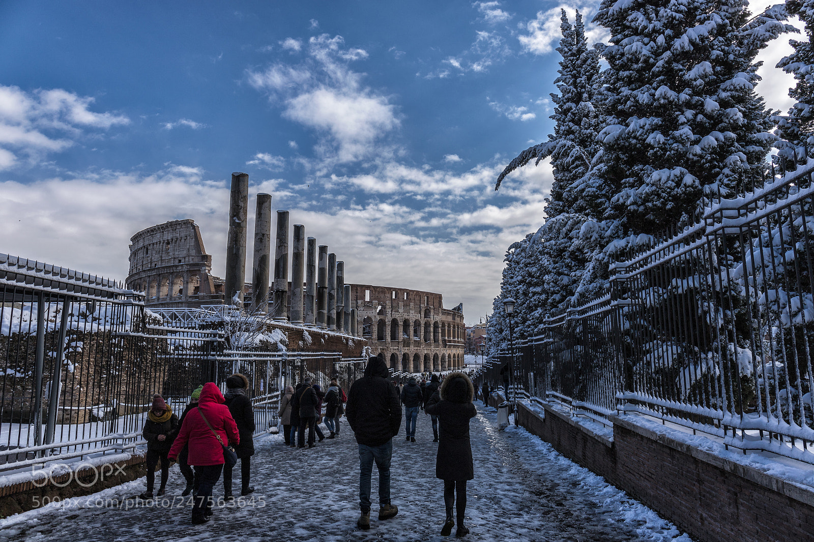 Canon EOS 6D Mark II sample photo. Snowfall in rome photography