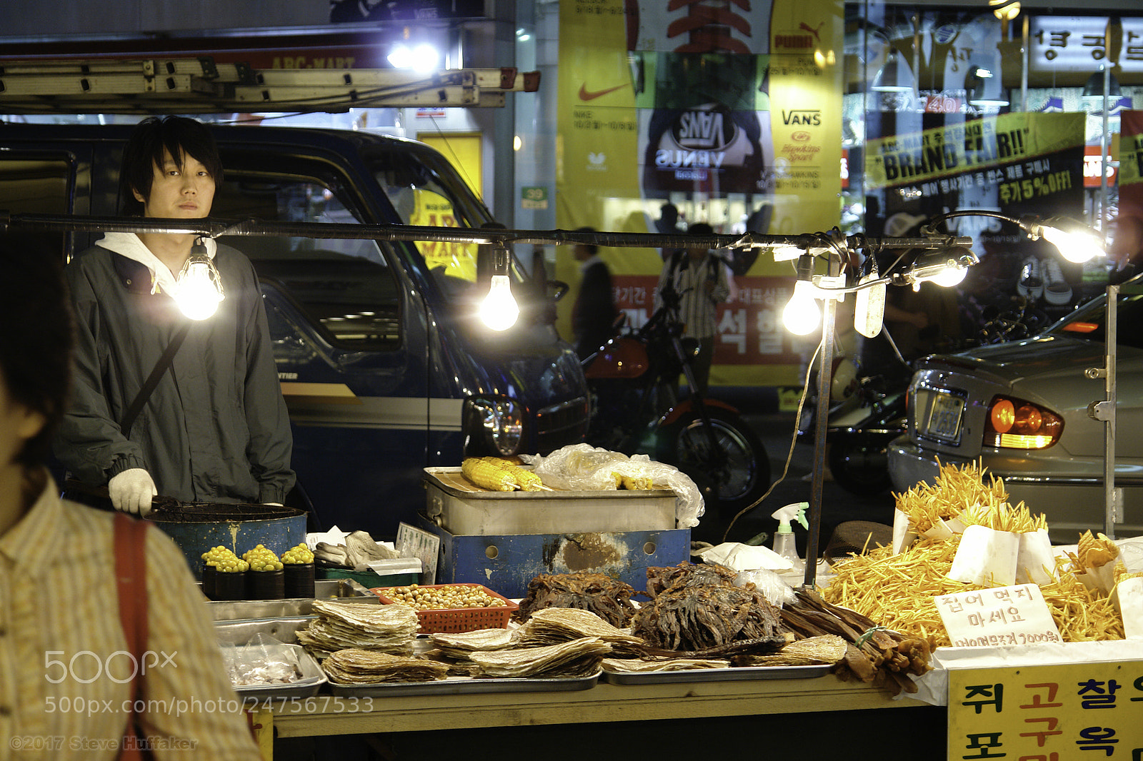Sony DSC-R1 sample photo. Street scene photography