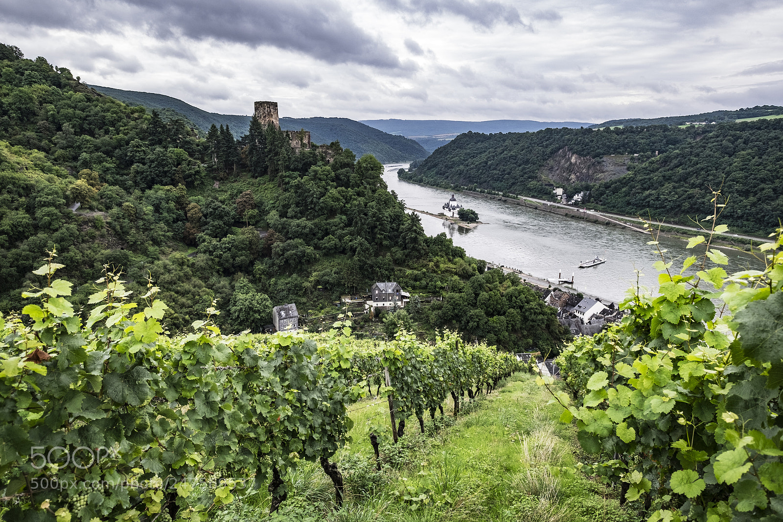 Fujifilm X-T10 sample photo. Gutenfels castle near kaub photography