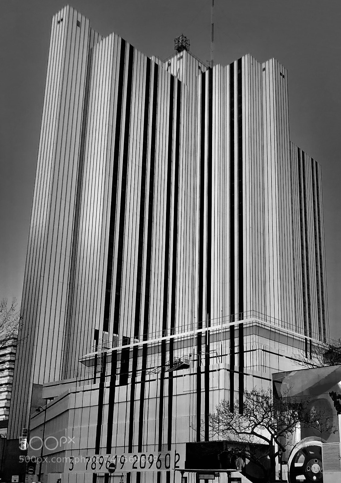 Apple iPhone X sample photo. Black and cash photography