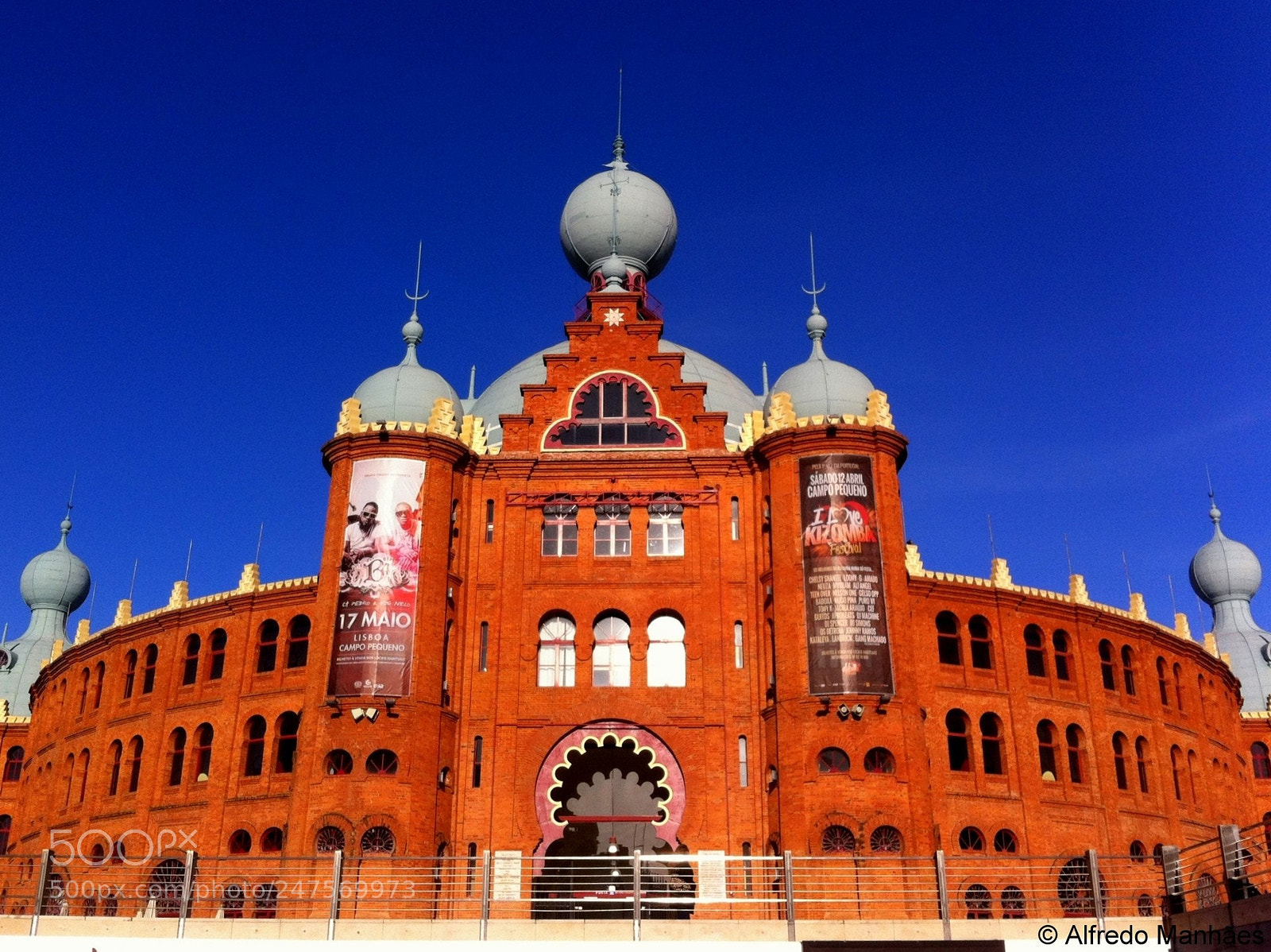 Apple iPhone 4 sample photo. Campo pequeno bullring photography