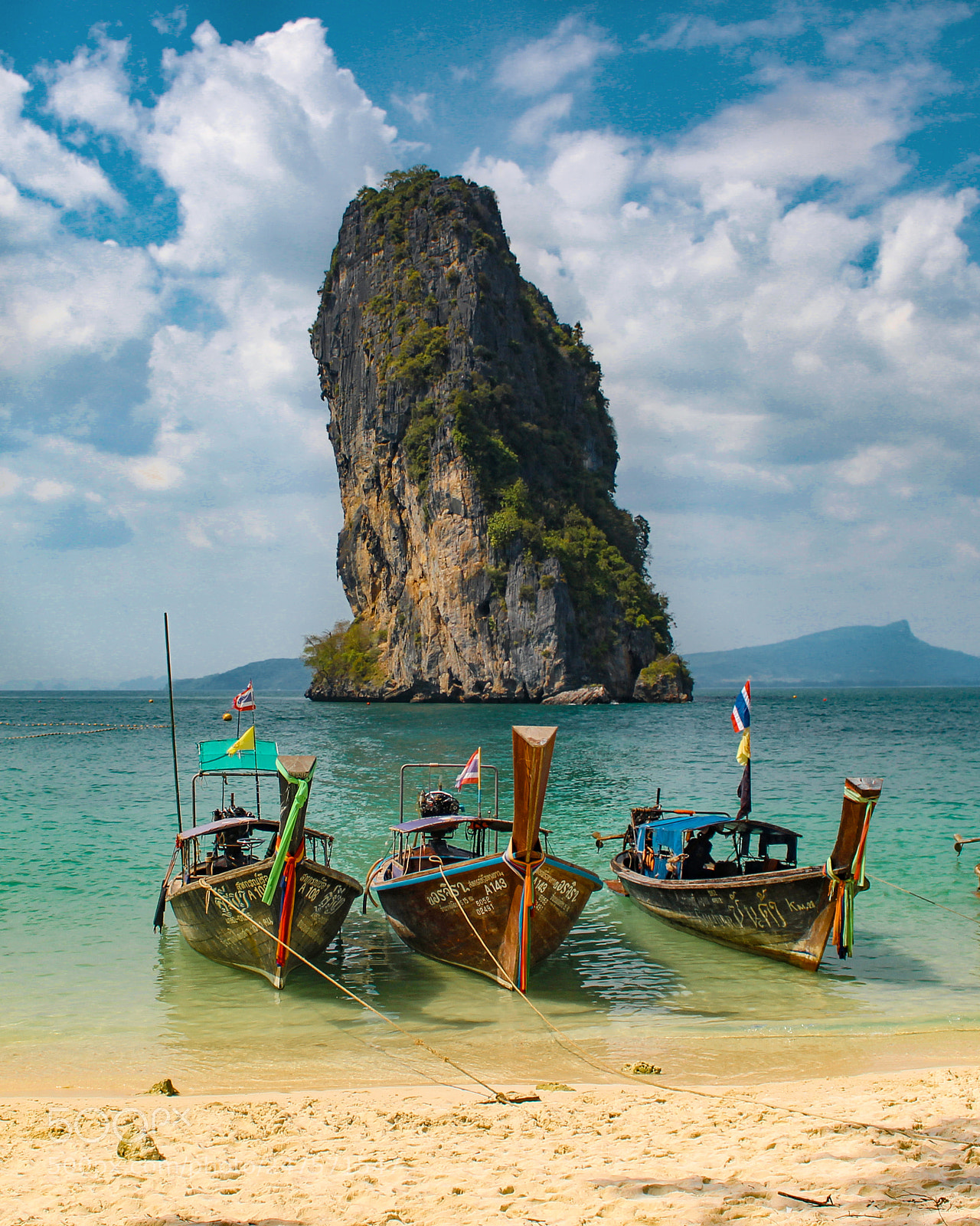 Canon EOS 100D (EOS Rebel SL1 / EOS Kiss X7) sample photo. Long-tail boats by the photography