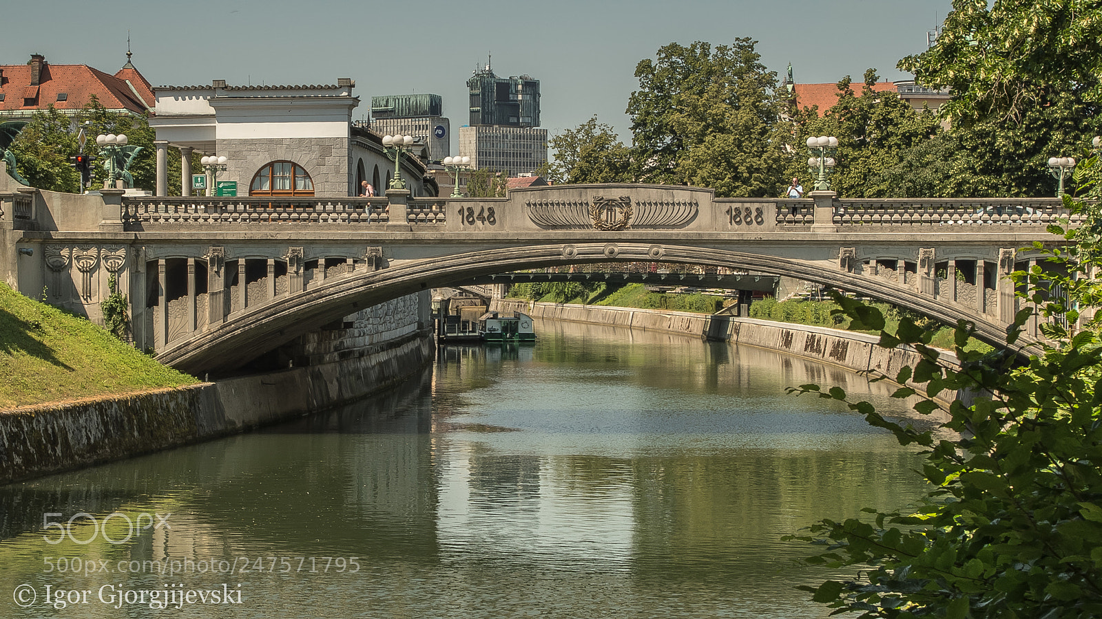 Pentax K-50 sample photo. Dragon bridge photography