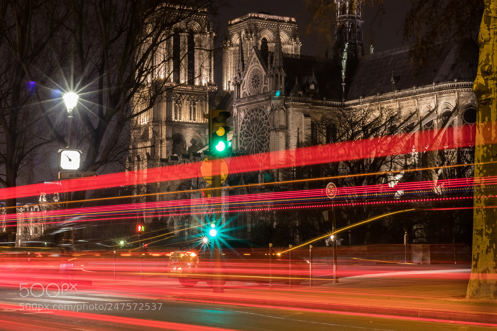 Canon EOS 80D sample photo. Red road in paris photography