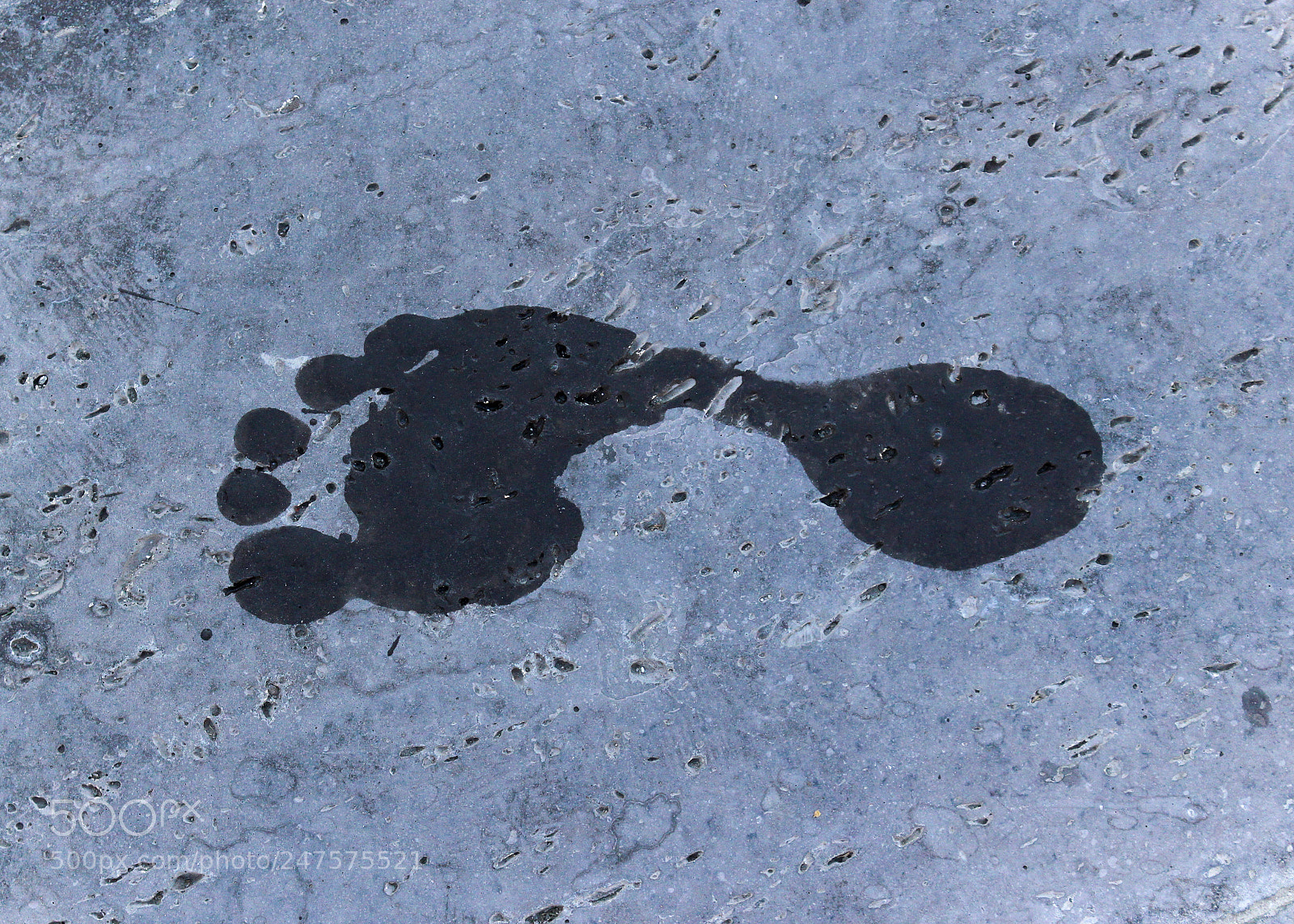 Canon EOS 100D (EOS Rebel SL1 / EOS Kiss X7) sample photo. Wet footprint photography