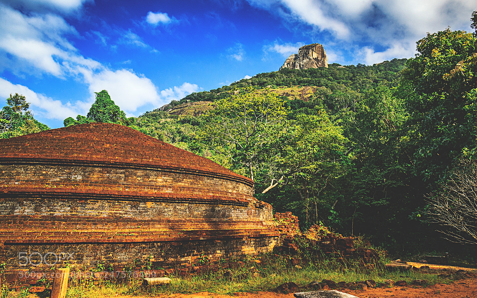 Canon EOS 600D (Rebel EOS T3i / EOS Kiss X5) sample photo. The forgotten temple, sri photography