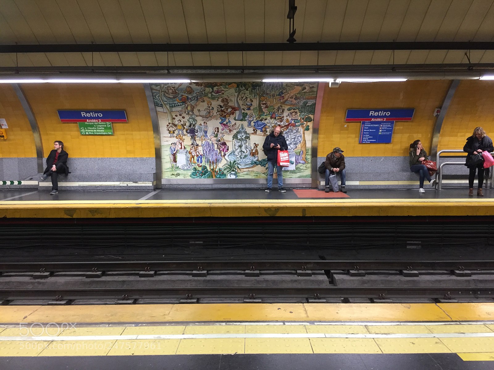 Apple iPhone 6 sample photo. Madrid metro photography