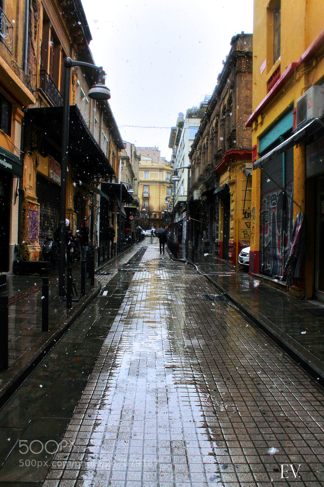 Canon EOS 700D (EOS Rebel T5i / EOS Kiss X7i) sample photo. Alley. photography