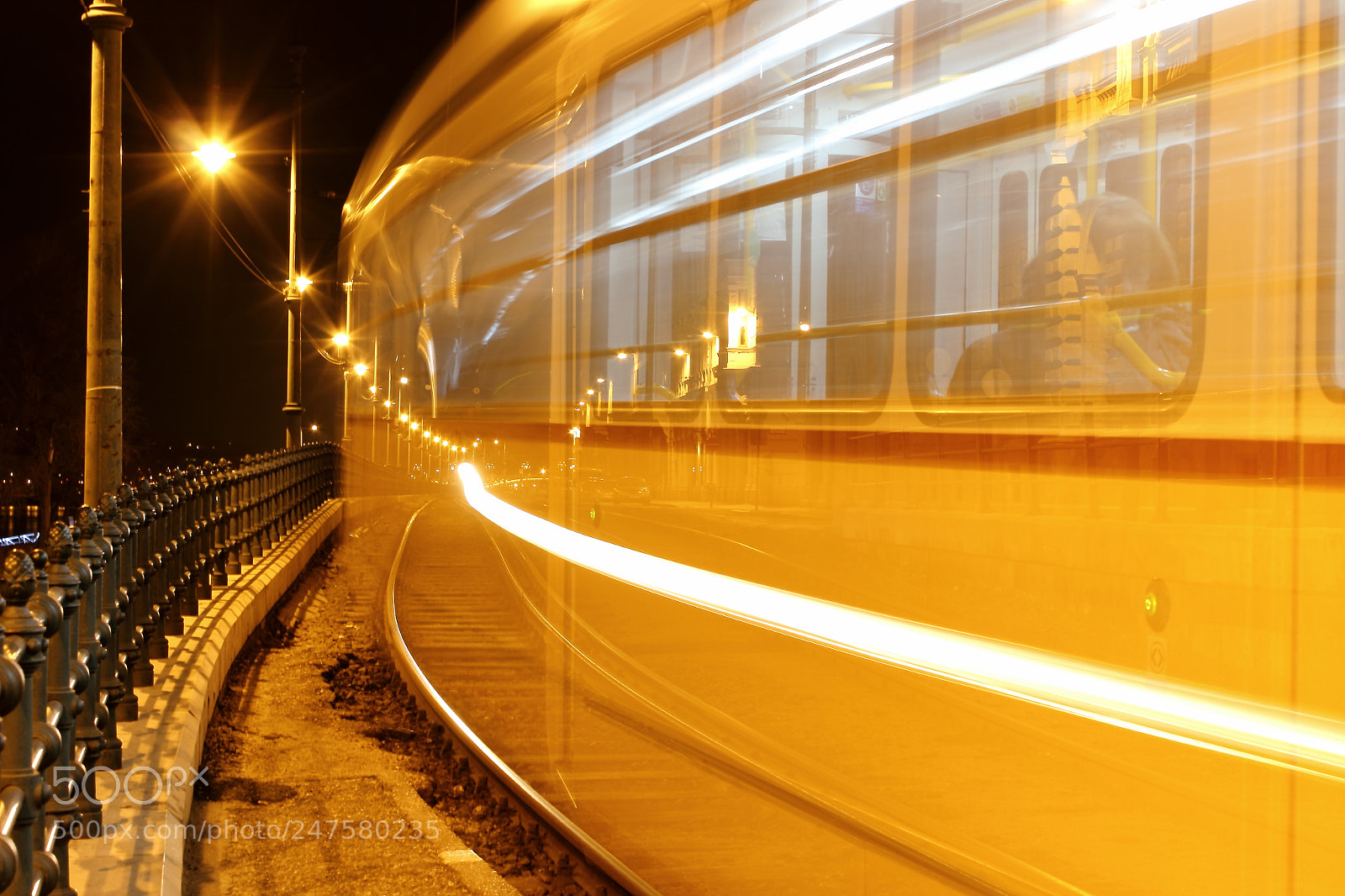Canon EOS 600D (Rebel EOS T3i / EOS Kiss X5) sample photo. The running tram photography