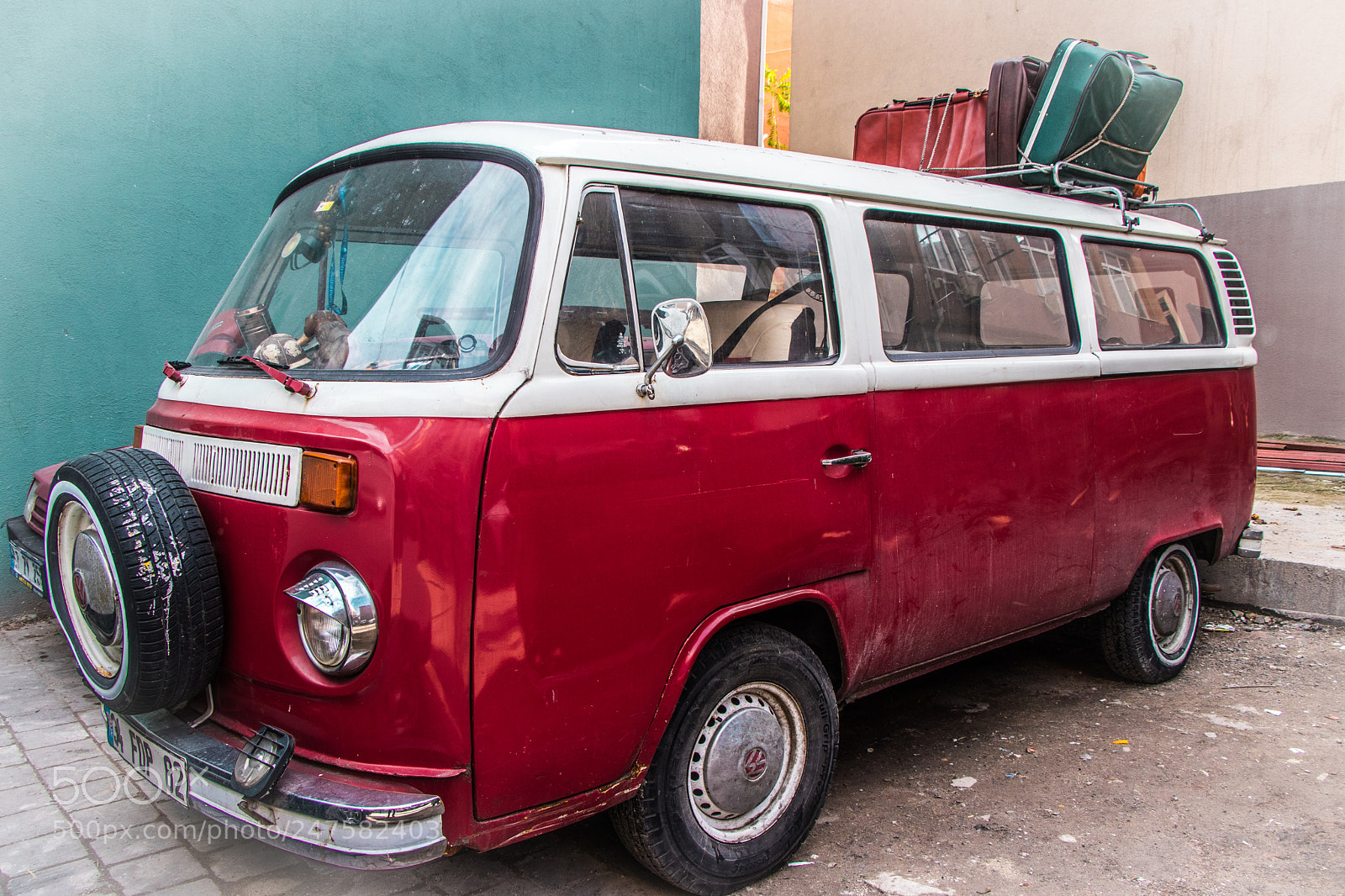 Canon EOS 77D (EOS 9000D / EOS 770D) sample photo. Old car with memories. photography