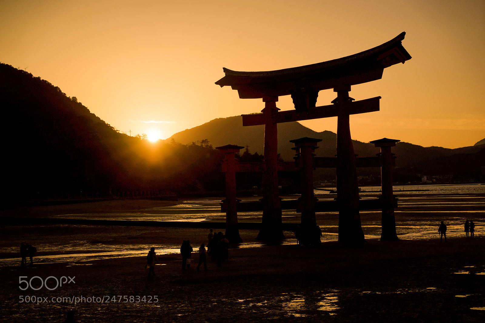 Sony a7 II sample photo. Itsukushima shrine photography