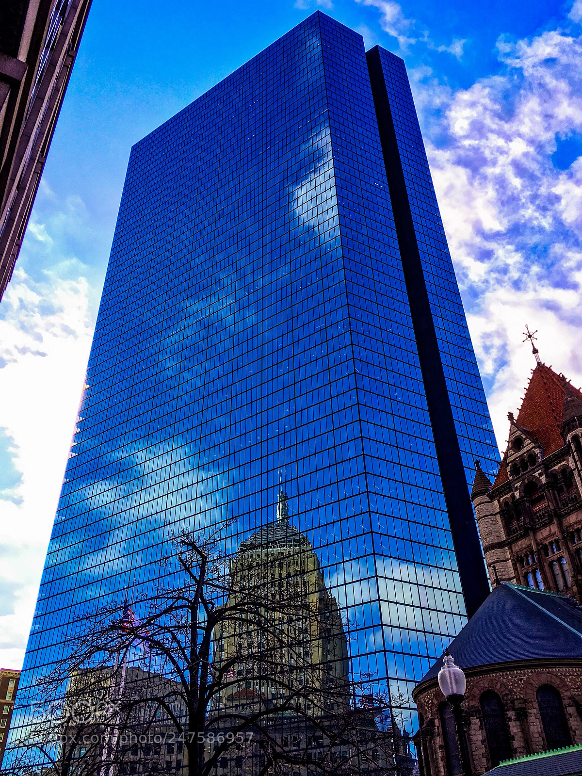 Apple iPhone SE sample photo. Copley mirror photography