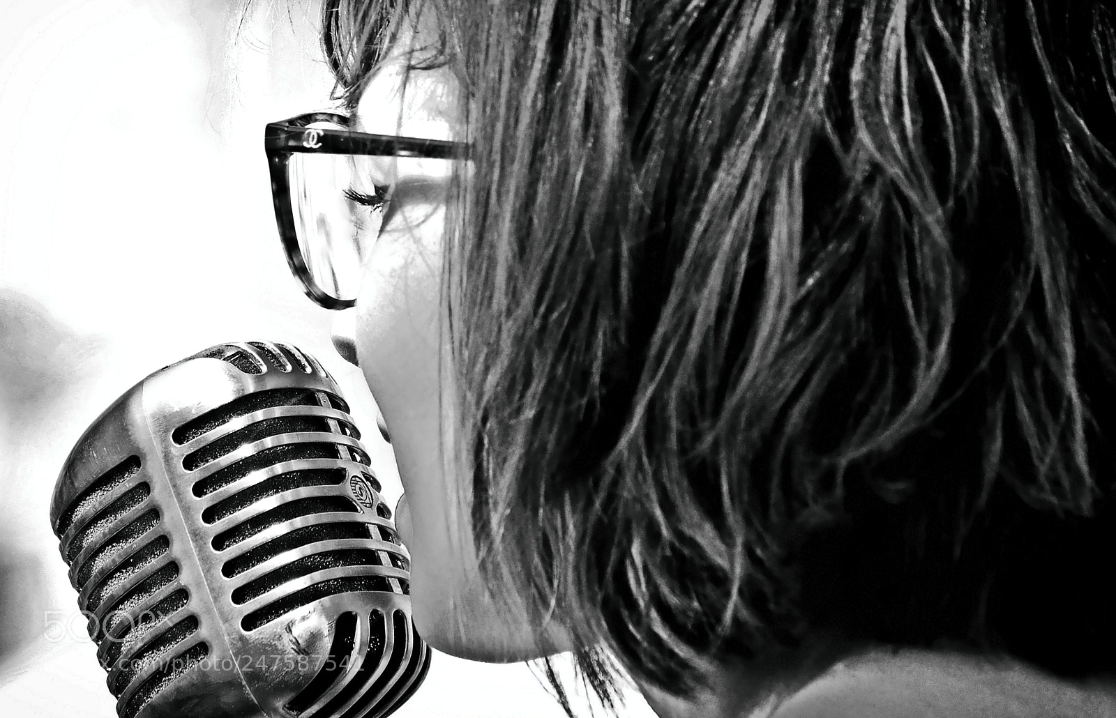 Nikon D90 sample photo. Singer photography