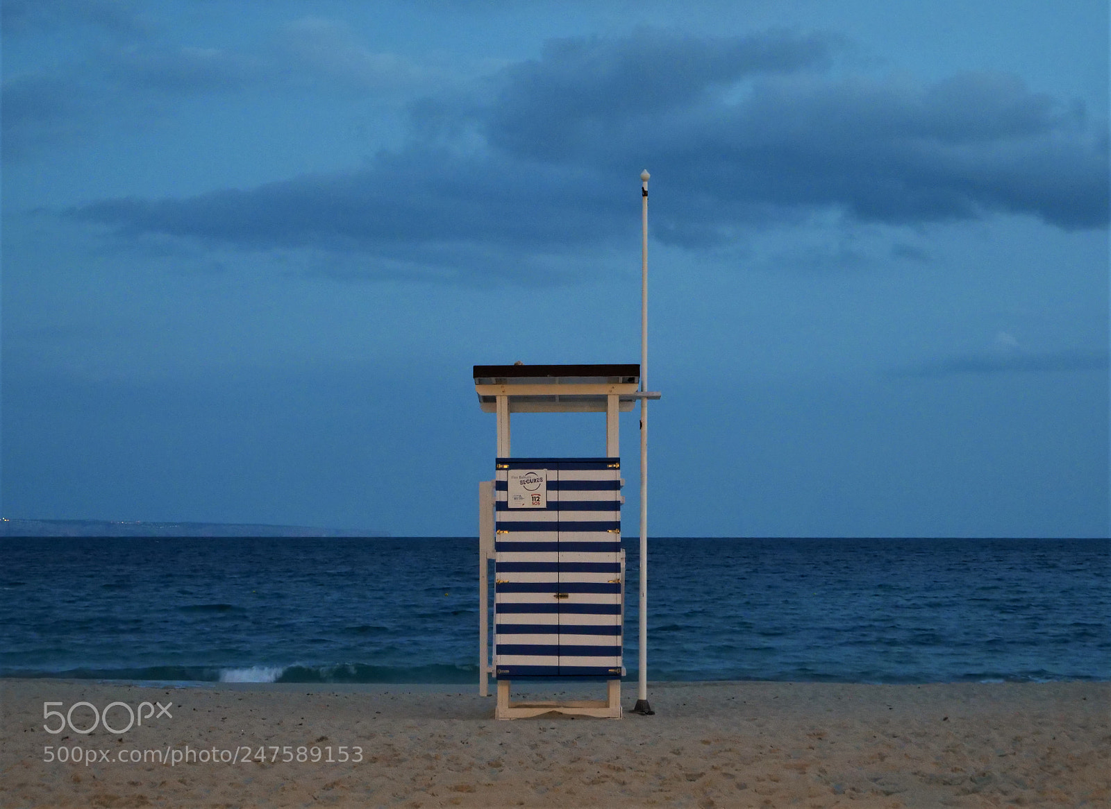 Panasonic Lumix DC-GH5 sample photo. Closed! photography