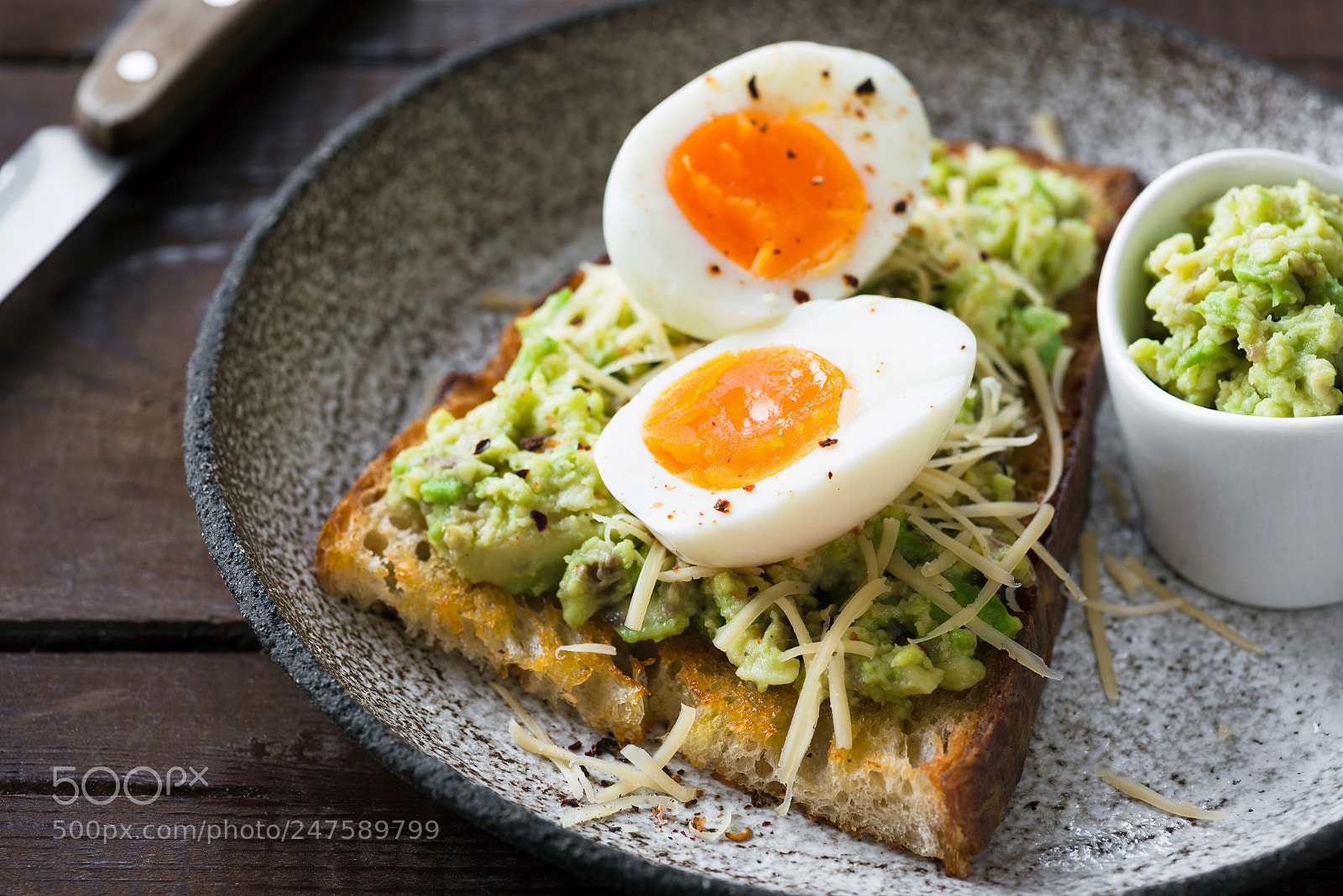 Nikon D810 sample photo. Toast with mashed avocado photography