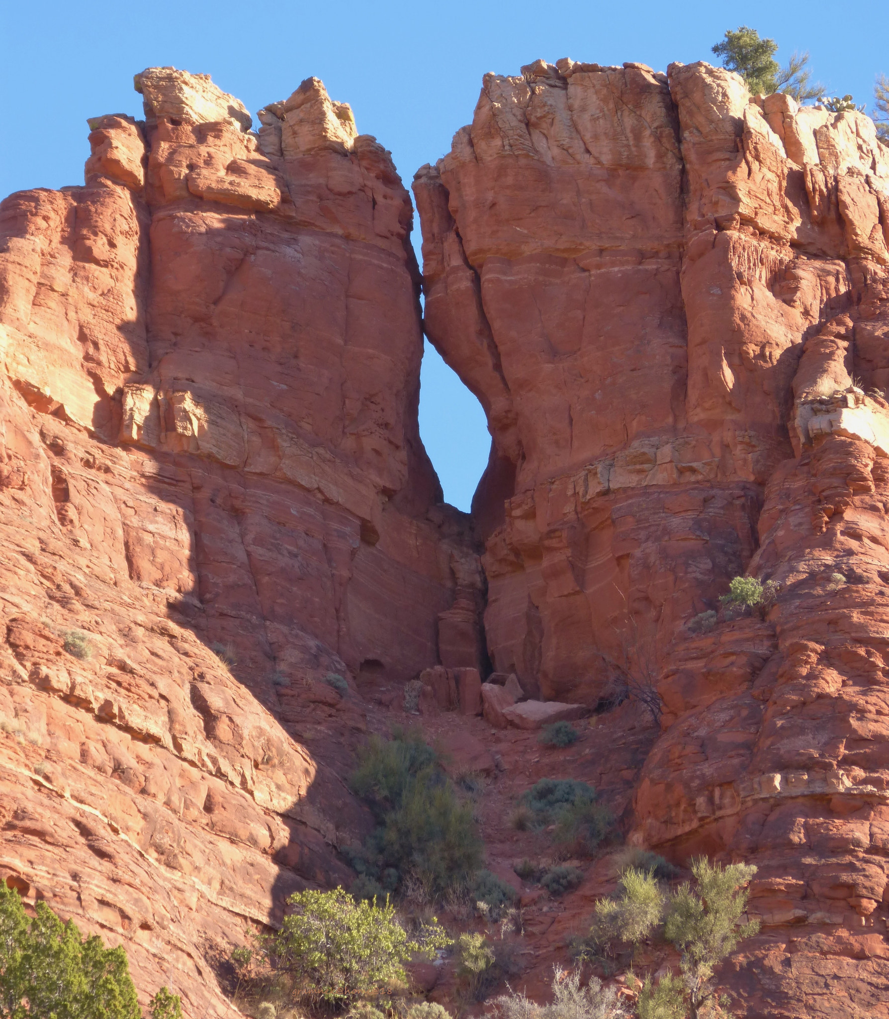 Panasonic Lumix DMC-FZ60 (Lumix DMC-FZ62) sample photo. Red rock loop, sedona az. photography