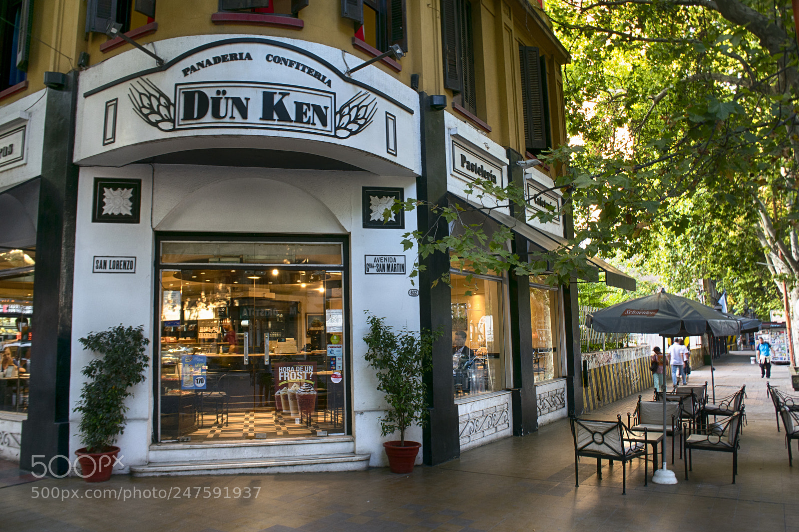 Nikon 1 J5 sample photo. A coffee shop. photography