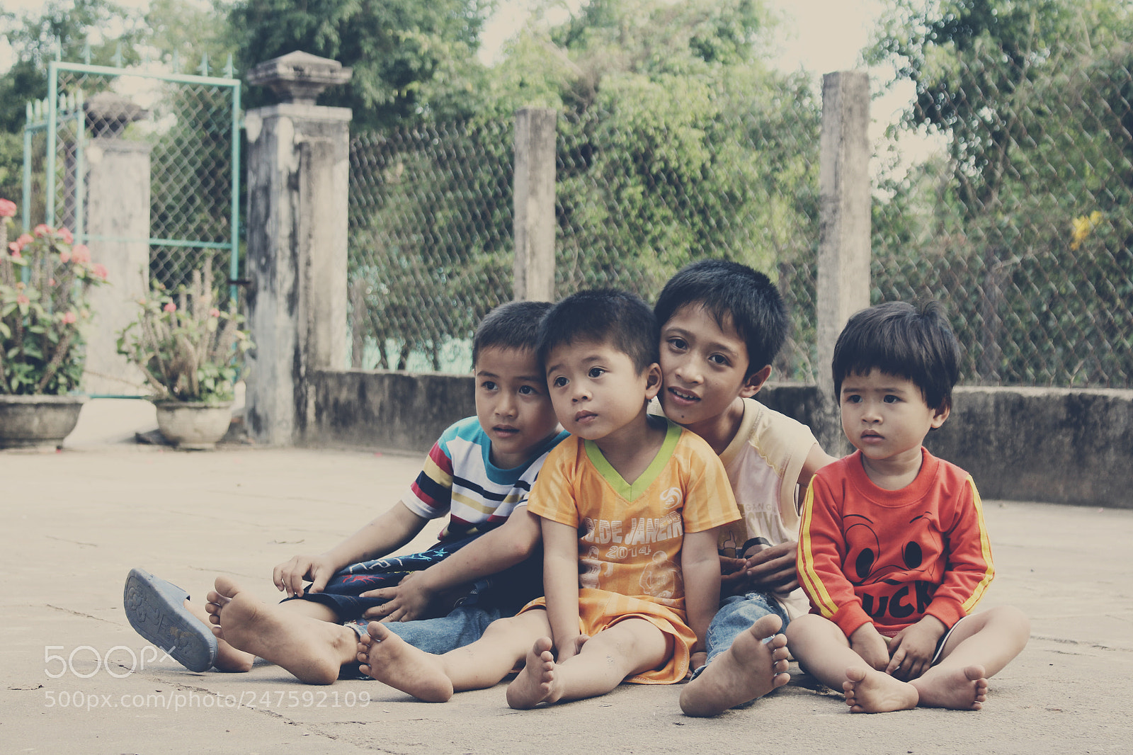 Canon EOS 700D (EOS Rebel T5i / EOS Kiss X7i) sample photo. Rural children photography