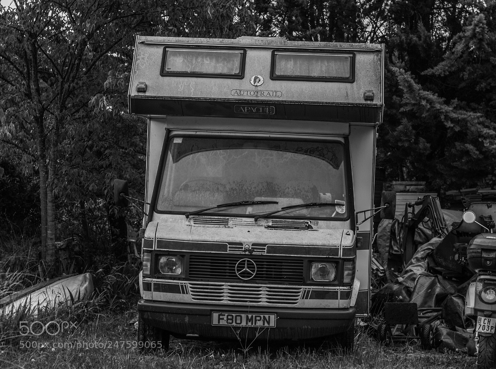 Canon EOS 400D (EOS Digital Rebel XTi / EOS Kiss Digital X) sample photo. Old camper photography