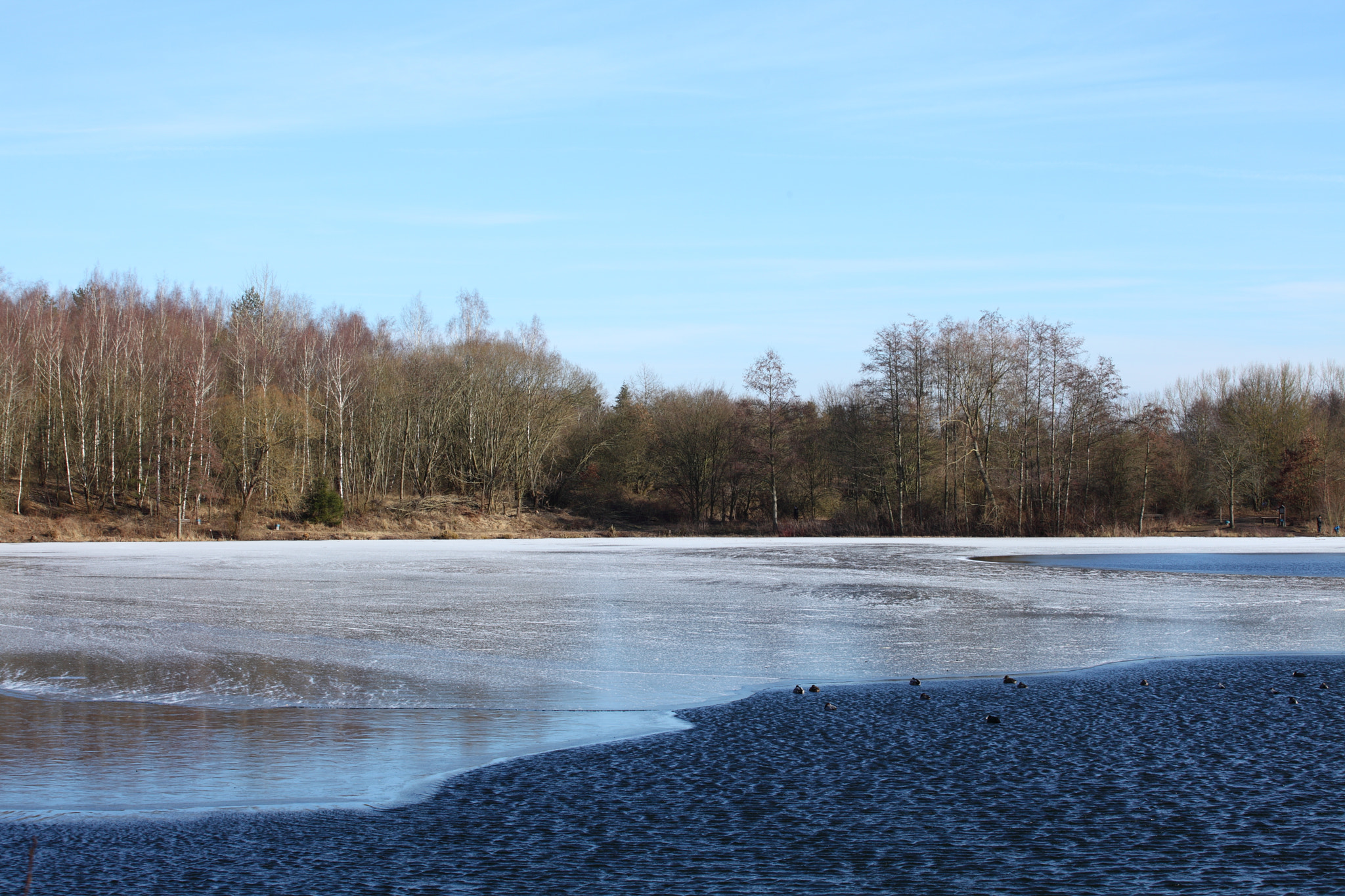 Canon EF 70-200mm F4L USM sample photo. The frozen lake photography