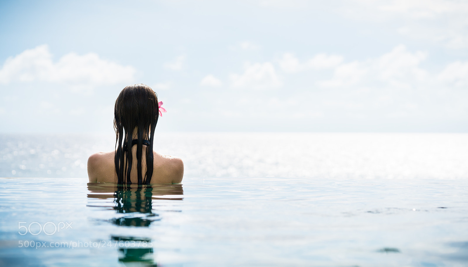Sony a7R II sample photo. Woman tourist in infinity photography