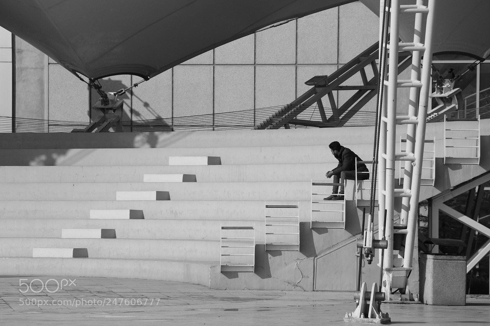 Canon EOS 700D (EOS Rebel T5i / EOS Kiss X7i) sample photo. Lonely man photography
