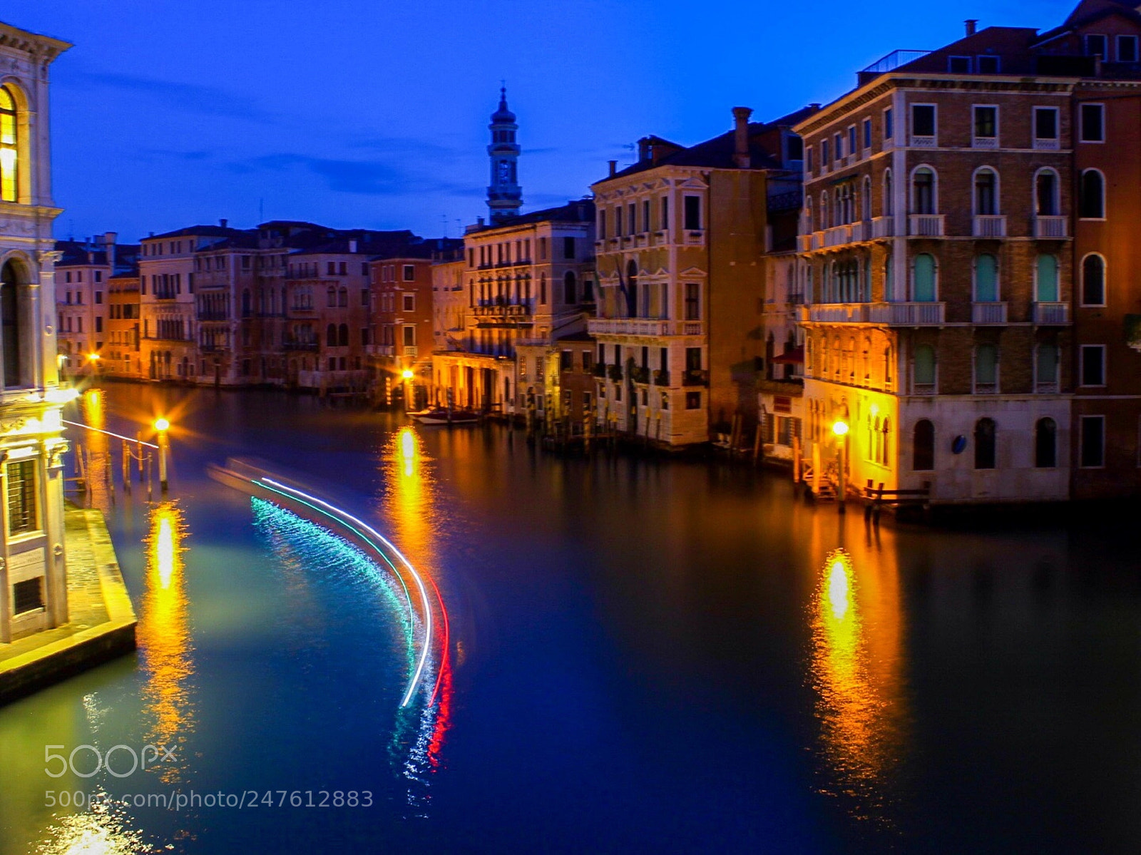 Canon EOS 1300D (EOS Rebel T6 / EOS Kiss X80) sample photo. Rialto at night photography