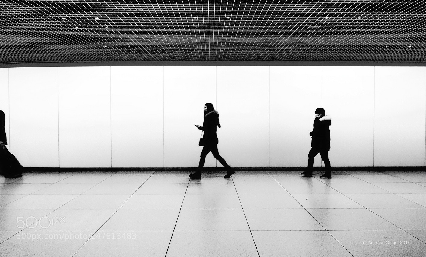 Olympus OM-D E-M10 II sample photo. Lightbox rush hour photography