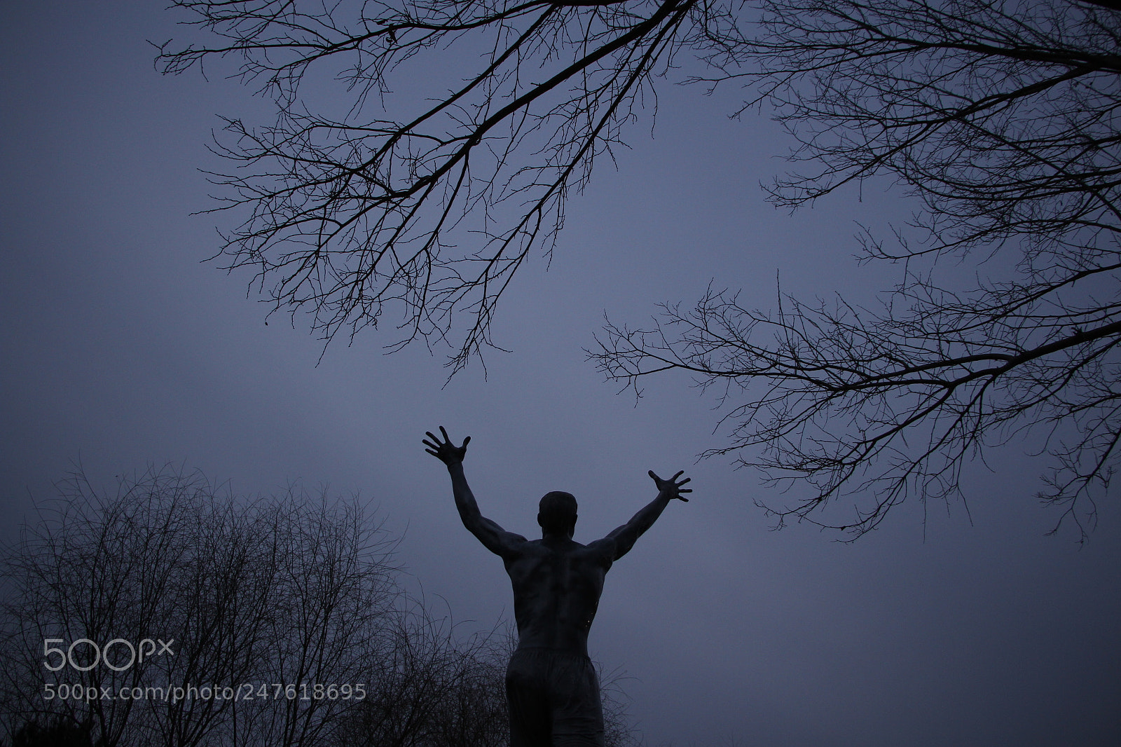 Canon EOS 700D (EOS Rebel T5i / EOS Kiss X7i) sample photo. Statues in park photography