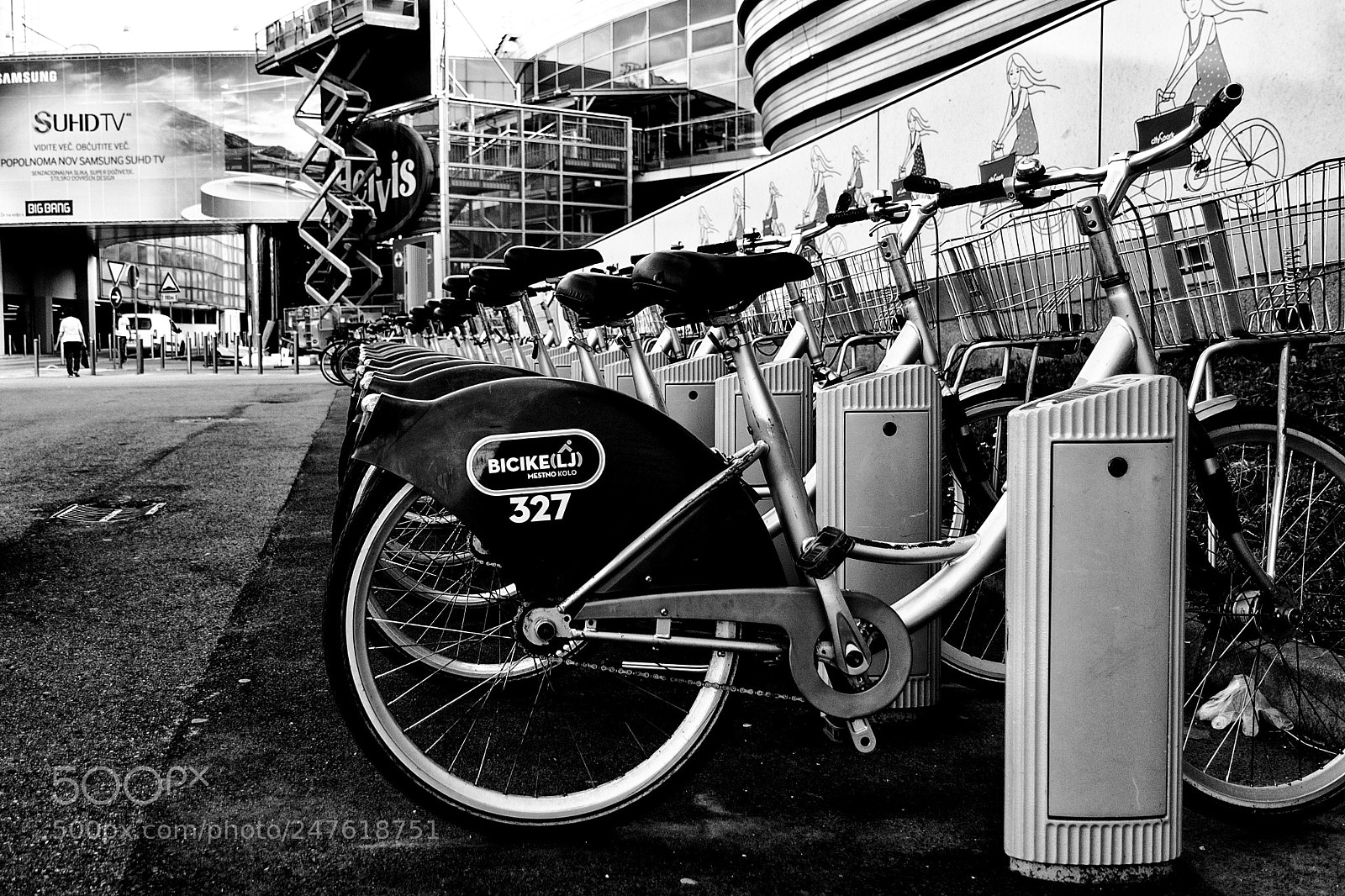 Canon EOS 1000D (EOS Digital Rebel XS / EOS Kiss F) sample photo. Bicycles photography