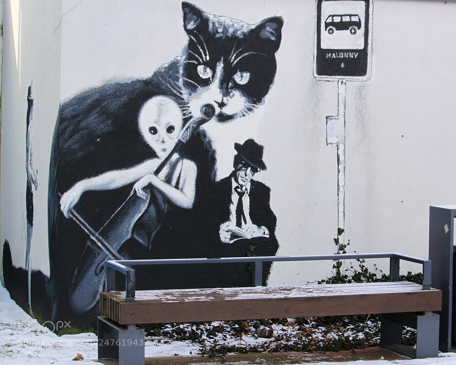 Canon EOS 500D (EOS Rebel T1i / EOS Kiss X3) sample photo. Alien station. street art photography