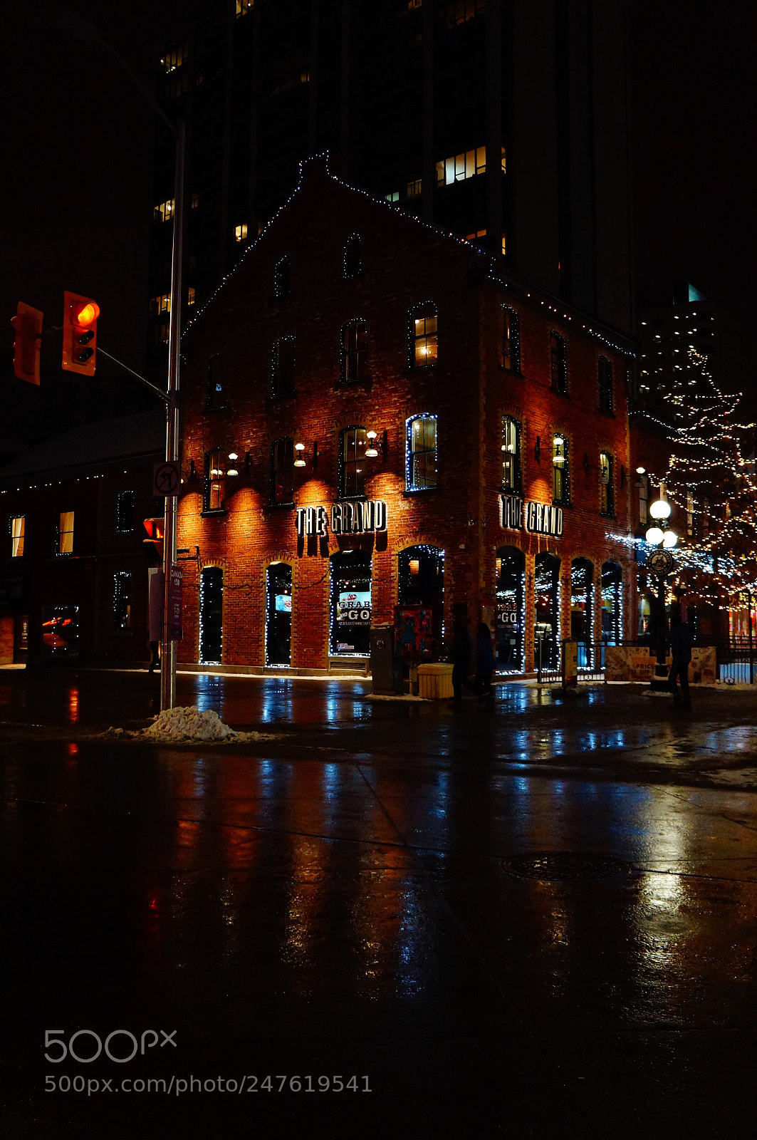 Sony Alpha NEX-F3 sample photo. The grand, byward market photography