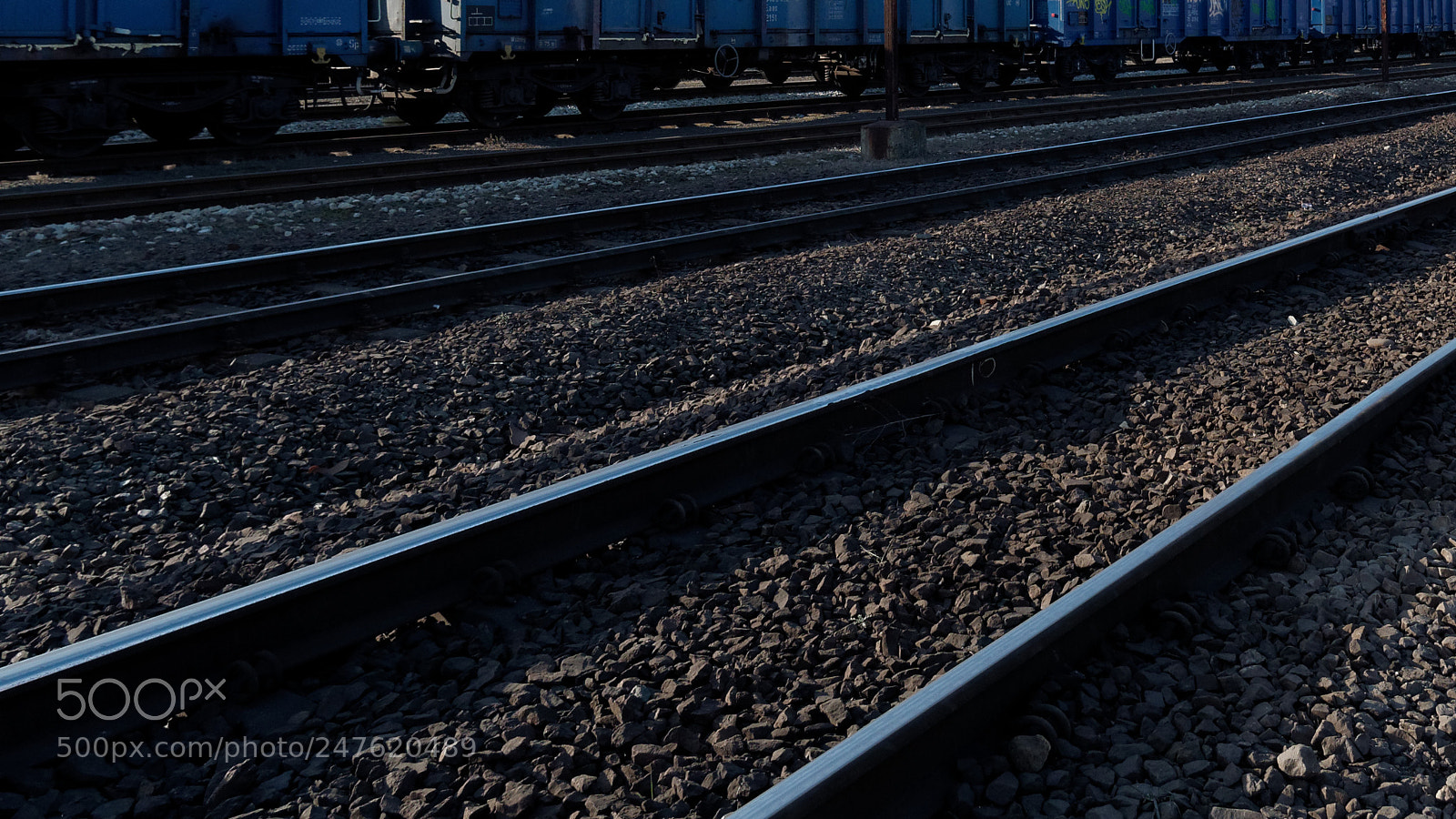 Panasonic Lumix DMC-GX85 (Lumix DMC-GX80 / Lumix DMC-GX7 Mark II) sample photo. Tracks photography